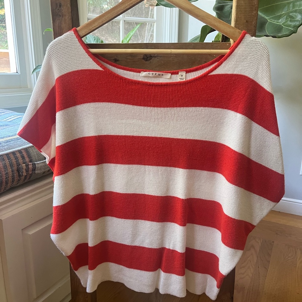Cyrus Women's Red White Knit Top Short Sleeve Pullover Classic Size M